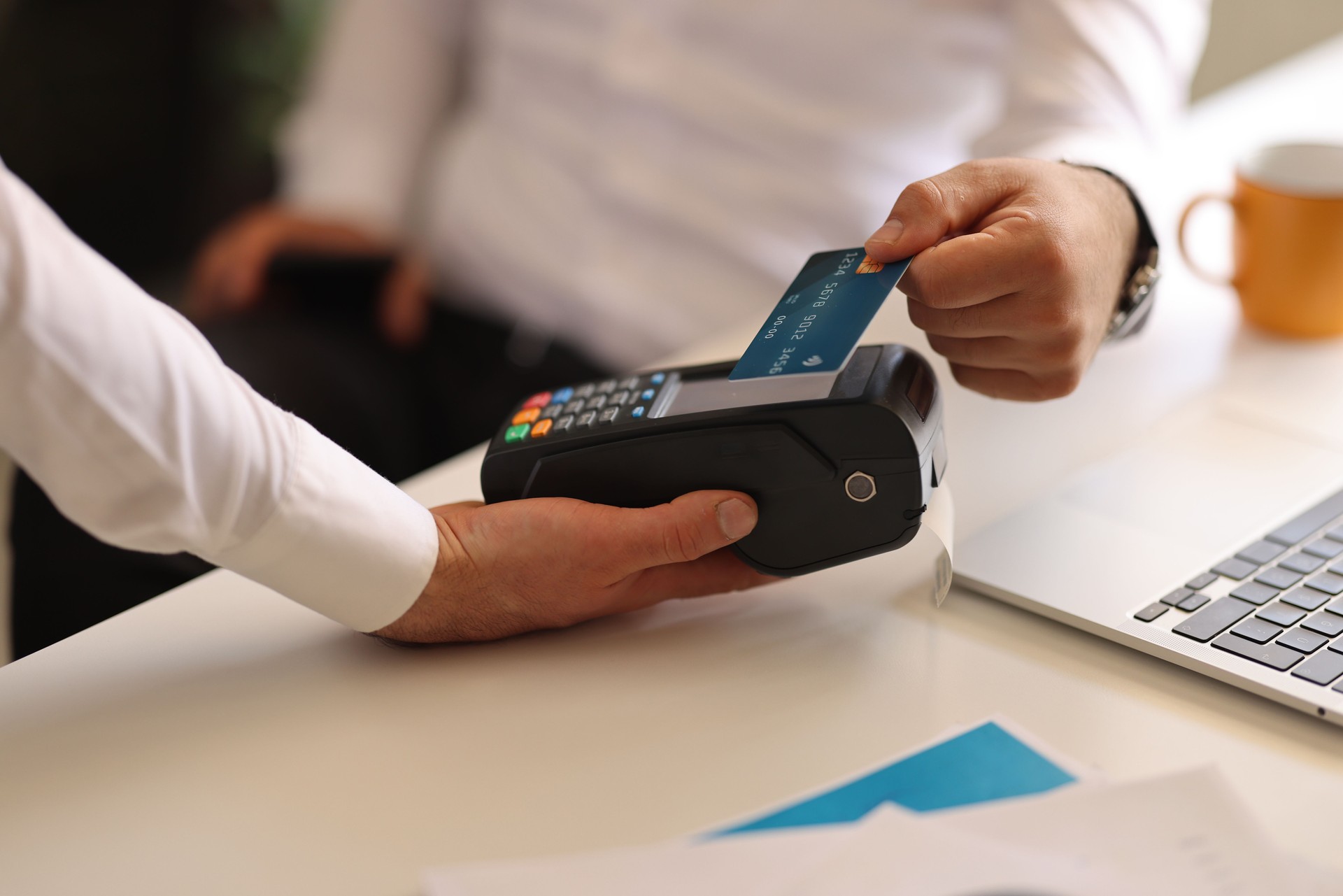 Contactless payments from pos device via credit card